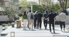 <b>千百年古榕树、龙血树等珍贵树种根植此中</b>