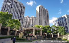 帮满地朝着抱负家园大步迈进